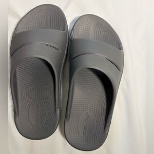 OOFOS Women's Gray Slide Sandals